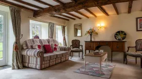 Pilgrim Cottage, Bourton-on-the-Hill, Cotswolds - Image 2