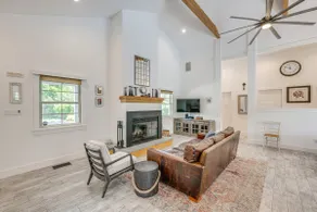 Distinctive Hamptons Home w/ Pool Near Bay, Ocean - Image 4