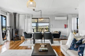 STARGAZERS LUXURY COTTAGE - TASMANIA (I754) - Image 2