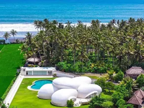 The Cloud Beachfront Villa Tabanan - Image 5