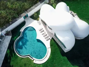 The Cloud Beachfront Villa Tabanan - Image 2