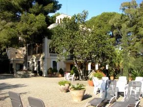 Small and comfortable independent house. Spacious private garden.3 km Valls - Image 2