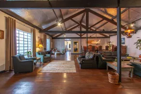 3 Bedrooms, Air-Conditioning, Garage and Cleaning Service - Image 3