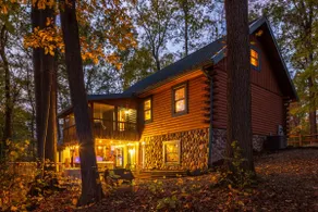 Hummingbird Cabin with Indoor Saltwater Pool - Image 4