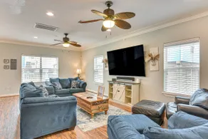 Steps to Surfside Beach: Large Group Gulf Retreat - Image 4