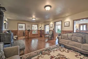 Historic Mariposa Stagecoach Stop w/ Gas Fire Pit! - Image 5