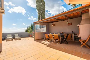 Appartement de vacances avec barbecue, piscine privée et jardin | Vue piscine - Image 5