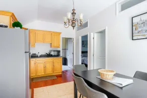 Spacious 4 bedroom home with large yard - Image 2