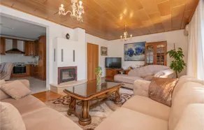 6 bedroom pet friendly home in Zmijavci - Image 5