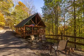 Chickadee Cabin (Hocking Hills area) - Image 2