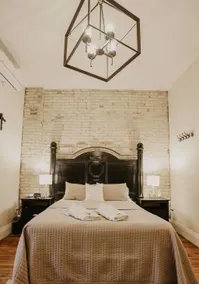 Beautiful Downtown Loft - East Suite - Image 4