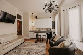 Beautiful Downtown Loft - East Suite - Image 2