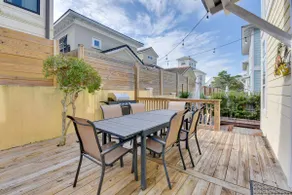 Santa Rosa Beach House w/ Spacious Deck - Image 2