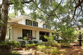 Apt2 Edenbrae - Walkable Southern Gothic Mansion - Image 5