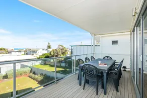 Heroes Rest - Family Beachside Living with Firepit - Image 2