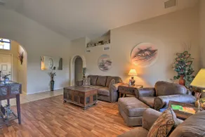 Walk to NFL Games: Glendale Home Near Golf - Image 3