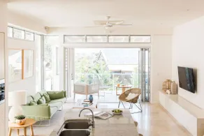 The Hill Street Villa offers private pool in stylish unit - Image 4