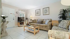 Waves 16 Chic 1BR Steps from St. Pete Beach w/Pool - Image 4