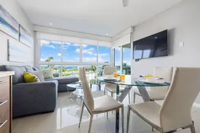 Colorful and modern Ocean View Condo for 6. - Image 3