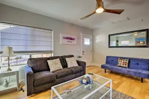 Palm house - Phoenix Home with renovated Pool and String Lights - Image 5