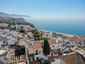 Nerja Paradise Rentals - Villa Las Dalias - Image 5