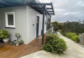 Up the Back - Spectacular ocean views. - Image 4