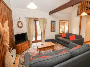 3 Home Farm South - Image 3
