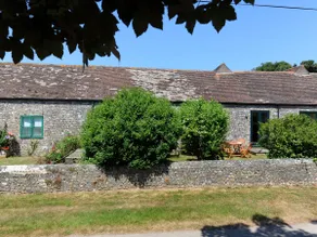 3 Home Farm South - Image 2