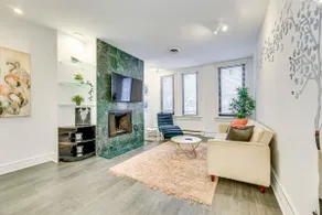 Stylish 2 Storey 2BR in Downtown Toronto - Image 2