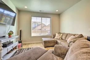 St George Area Townhome w/ Patio + Pool Access - Image 4