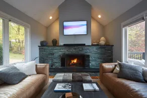 Secluded Luxury Stratton Lodge | Heated Pool - Image 5