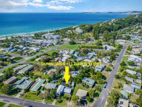 Dunworkin - Rainbow Beach - Image 5