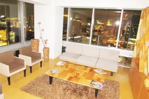 Santa Fe Luxury High-rise City View w 2 King Beds - Image 2