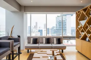 Santa Fe Luxury High-rise City View w 2 King Beds - Image 5