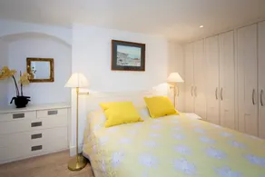Lux Central Pad, Hidden Gem with Parking & Terrace - Image 5