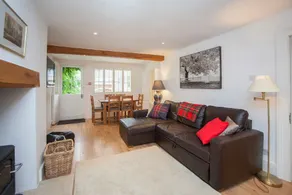 Lux Central Pad, Hidden Gem with Parking & Terrace - Image 2