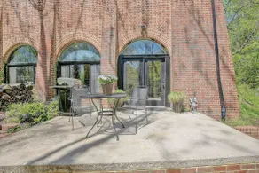 Terrace Suite - Private Flat in Historic Manor. - Image 2