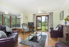 Riverside House - Image 2