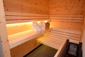 Chalé superior com sauna, banheira de hidromassagem, lareira, entrada / saída de esqui - Image 4