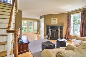 Lovely Brookfield Home w/ Private Deck & Views - Image 4