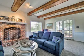 Remodeled Historic Farmhouse ~ 20 Mi to KC! - Image 5