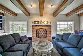 Remodeled Historic Farmhouse ~ 20 Mi to KC! - Image 4