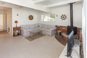Sweet Little Beach Cottage - Image 5