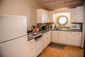 Brook Road Cabin - Image 2