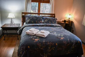Brook Road Cabin - Image 4