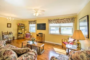 Damascus Apt w/ Views, Walk to Shops + Parks! - Image 3