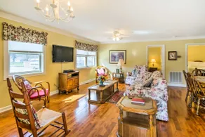 Damascus Apt w/ Views, Walk to Shops + Parks! - Image 4