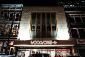 Designer Living on Famous Avenue of the Arts 37 - Image 5