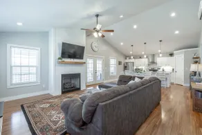 Magnolia |Stylish farmhouse Apartment|Dogs welcome - Image 2
