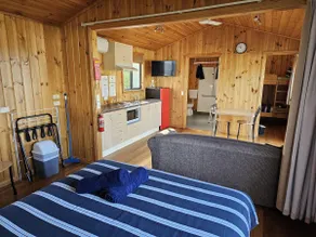 Easy Access Cabin - Image 5